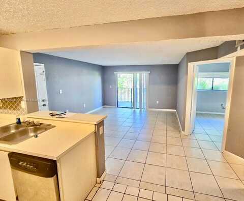 301 Palm Way, Pembroke Pines, FL 33025