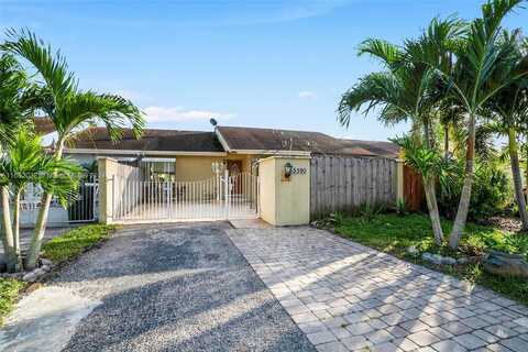 5590 Biscayne Dr, Green Acres, FL 33463