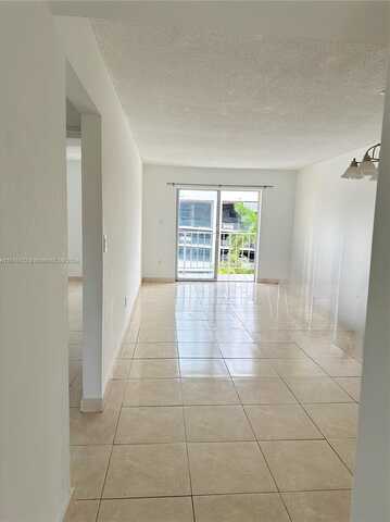 453 SW 2nd St, Miami, FL 33130