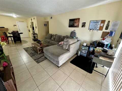 3600 NW 21st St, Lauderdale Lakes, FL 33311