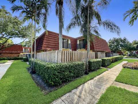 9929 NW 6th Ct, Plantation, FL 33324