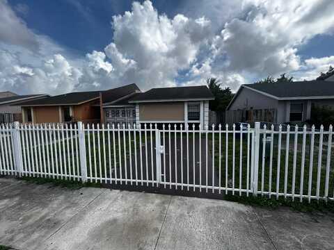 3522 NW 194th Ter, Miami Gardens, FL 33056