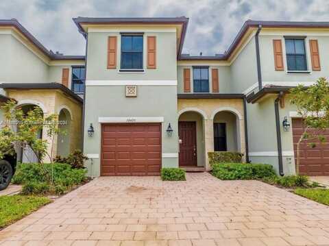 10425 W 32nd Ln, Hialeah, FL 33018