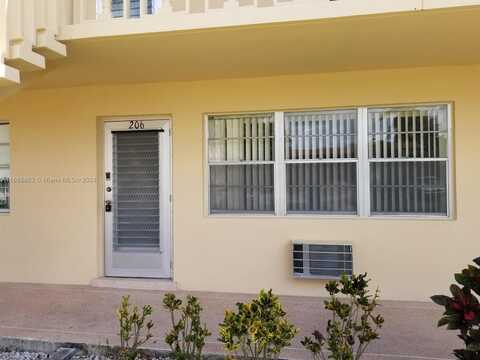 206 Sheffield I, West Palm Beach, FL 33417