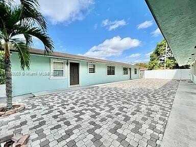 5811 Tyler St, Hollywood, FL 33021