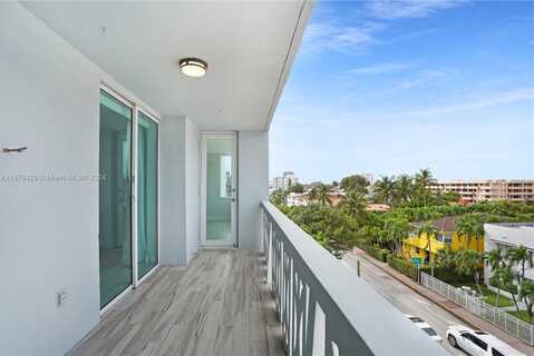 8233 Harding Ave, Miami Beach, FL 33141