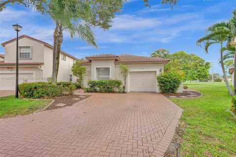 6211 NW 38th Dr, Coral Springs, FL 33067