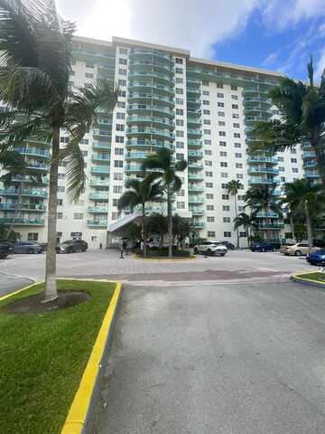 19390 Collins Ave, Sunny Isles Beach, FL 33160