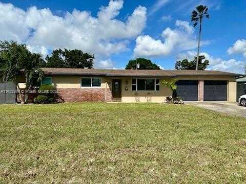 7021 SW 10th St, Pembroke Pines, FL 33023