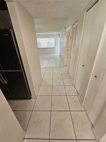 410 SE 2nd St, Hallandale Beach, FL 33009