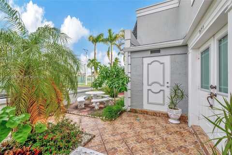 905 NE 24th Ave, Hallandale Beach, FL 33009