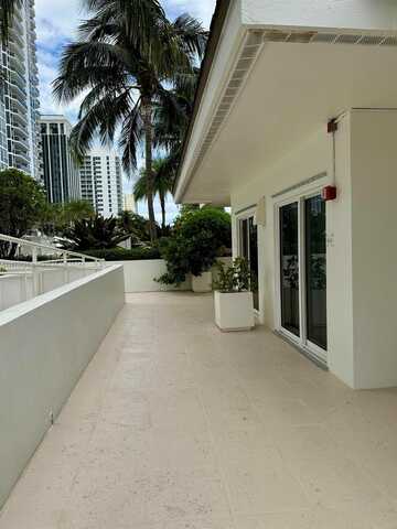 4775 Collins Ave, Miami Beach, FL 33140