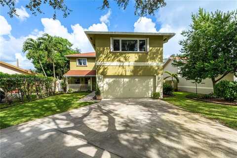 6591 SW 13th St, Plantation, FL 33317