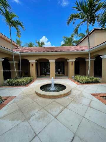 8020 N Nob Hill Rd, Tamarac, FL 33321