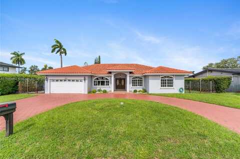 6821 Winged Foot Dr, Hialeah, FL 33015