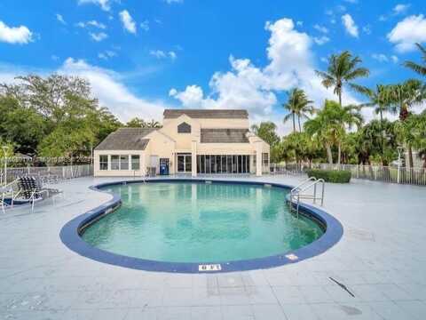 3461 NW 44th St, Oakland Park, FL 33309