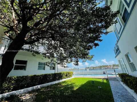 946 Bay Dr, Miami Beach, FL 33141