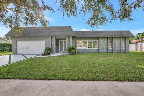 921 SW 74th Ter, Plantation, FL 33317