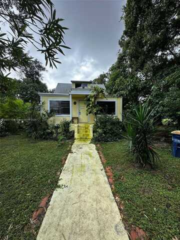 3001 Avenue B, Fort Pierce, FL 34947