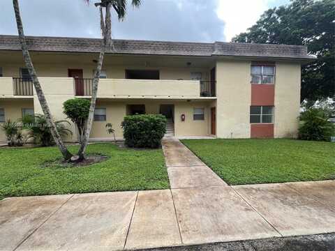 5510 N Lakewood Cir N, Margate, FL 33063