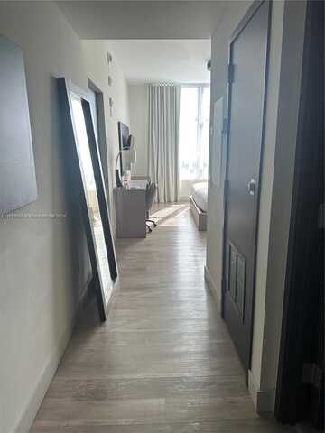 undefined, Hollywood, FL 33019