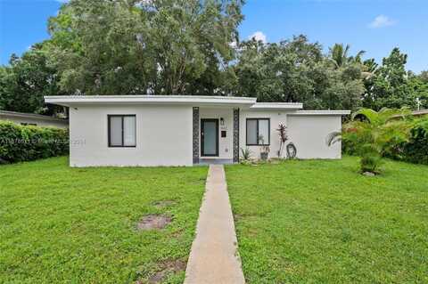 840 NE 143rd St, North Miami, FL 33161