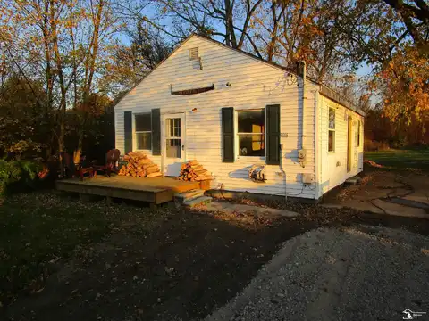 3016 Swartz, La Salle, MI 48145