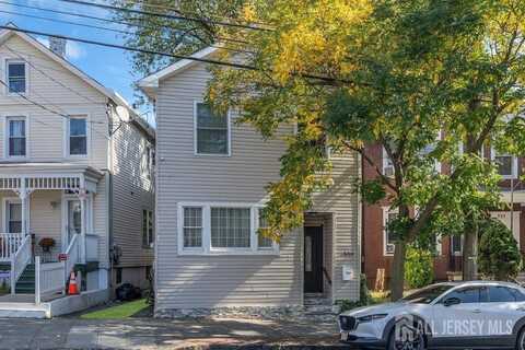 556 Amboy Avenue, Perth Amboy, NJ 08861