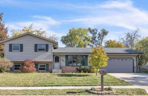 621 Riverview Dr, West Bend, WI 53095