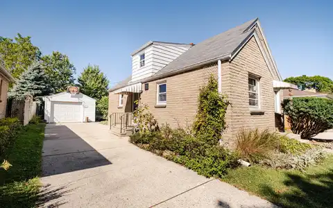 4339 S Taylor Ave, Milwaukee, WI 53207