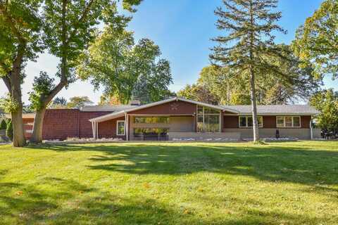 N61w16042 Beechwood Dr, Menomonee Falls, WI 53051