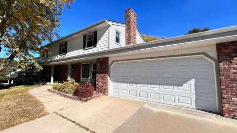 2850 N 124th St, Wauwatosa, WI 53222