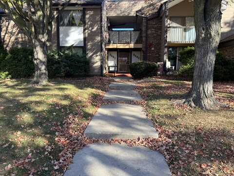 8643 N Servite Dr, Milwaukee, WI 53223