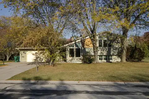 W163n11022 Briarcliff Ct, Germantown, WI 53022