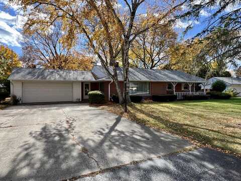 305 Sunny Ln, Thiensville, WI 53092