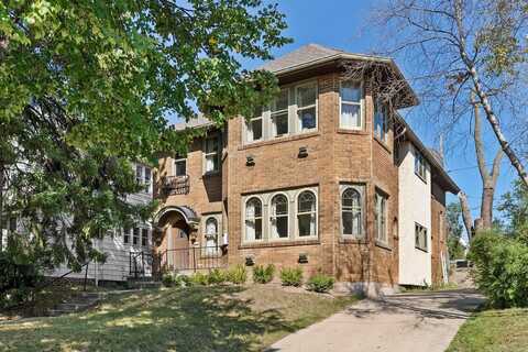 3616 N Murray Ave, Shorewood, WI 53211