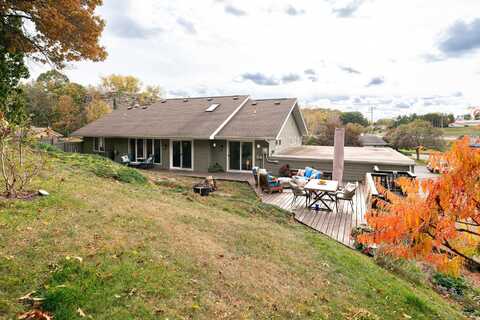 108 Parkwood Trl, Viroqua, WI 54665