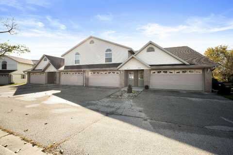 1619 Goldenrod Cir, West Bend, WI 53095