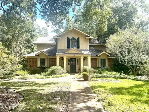 1118 Driftwood Street, Pascagoula, MS 39567