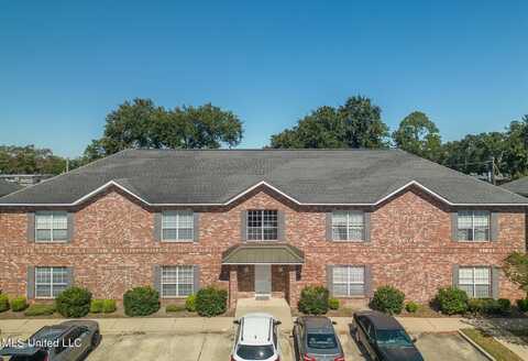 117 Armand Oaks, Ocean Springs, MS 39564