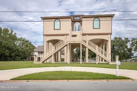 238 Lovers Lane, Ocean Springs, MS 39564