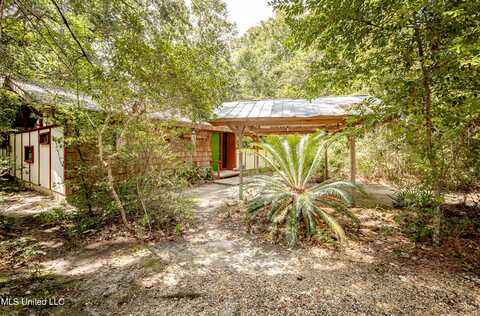 1209 Nelson Drive, Ocean Springs, MS 39564