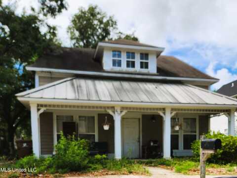 615 Crescent Street, Biloxi, MS 39530