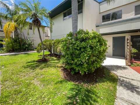 1052 LONGFELLOW CIRCLE, SARASOTA, FL 34243