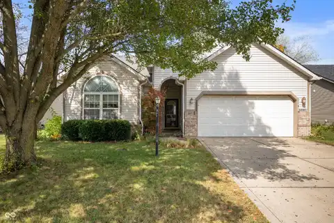 5886 Hollow Oak Trail, Carmel, IN 46033