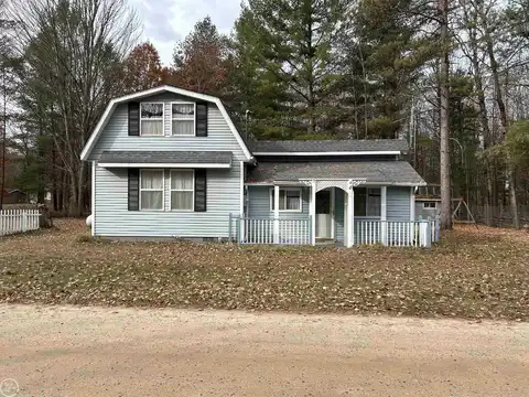 48 S Elm, Gladwin, MI 48624