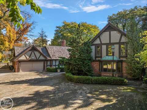 17680 E Jefferson, Grosse Pointe, MI 48230