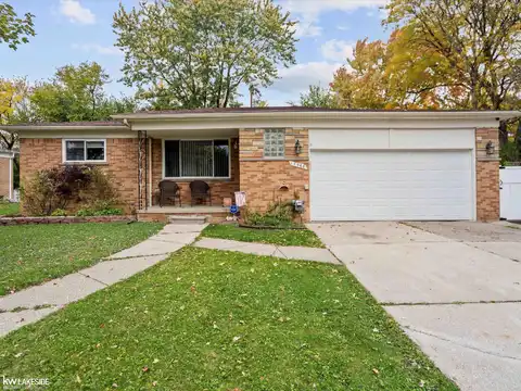 17560 Stratford, Southfield, MI 48075