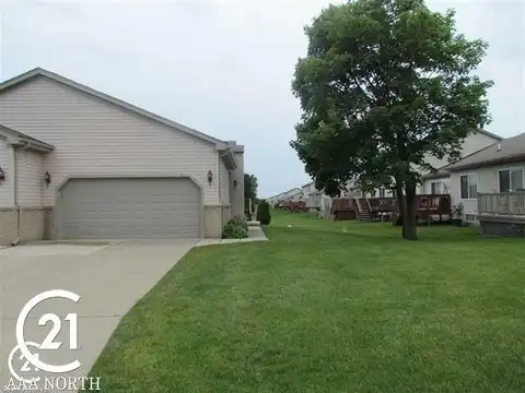 29240 Red Maple, Chesterfield, MI 48051