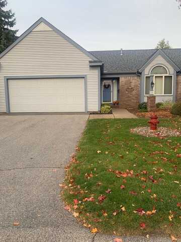 5586 Spring Knoll, Bay City, MI 48706